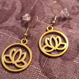 - Lotus Flower Fashion Earrings